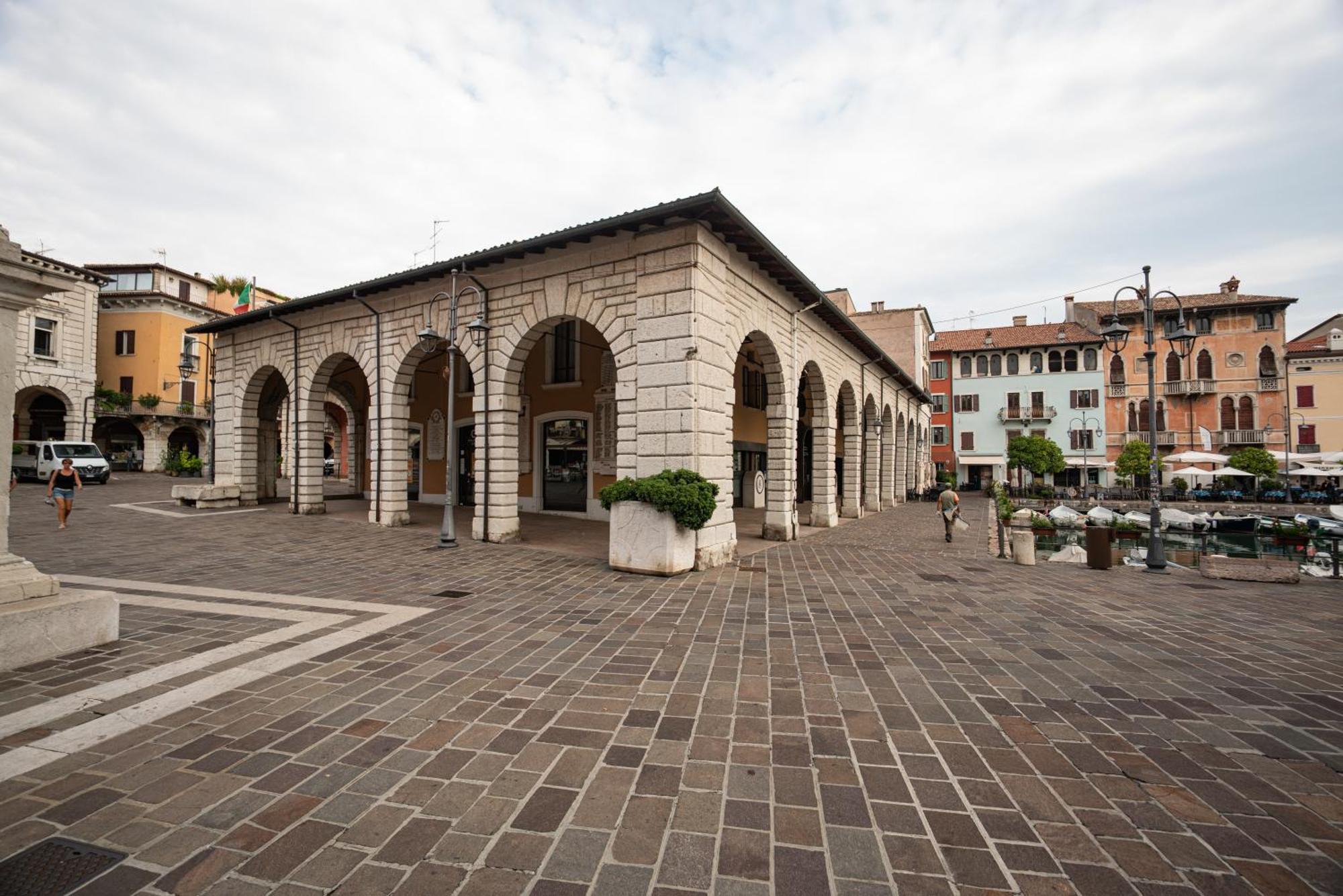 Suite "Castello" Del Garda - Apt Per Coppie Garda Дезенцано-дель-Гарда Экстерьер фото
